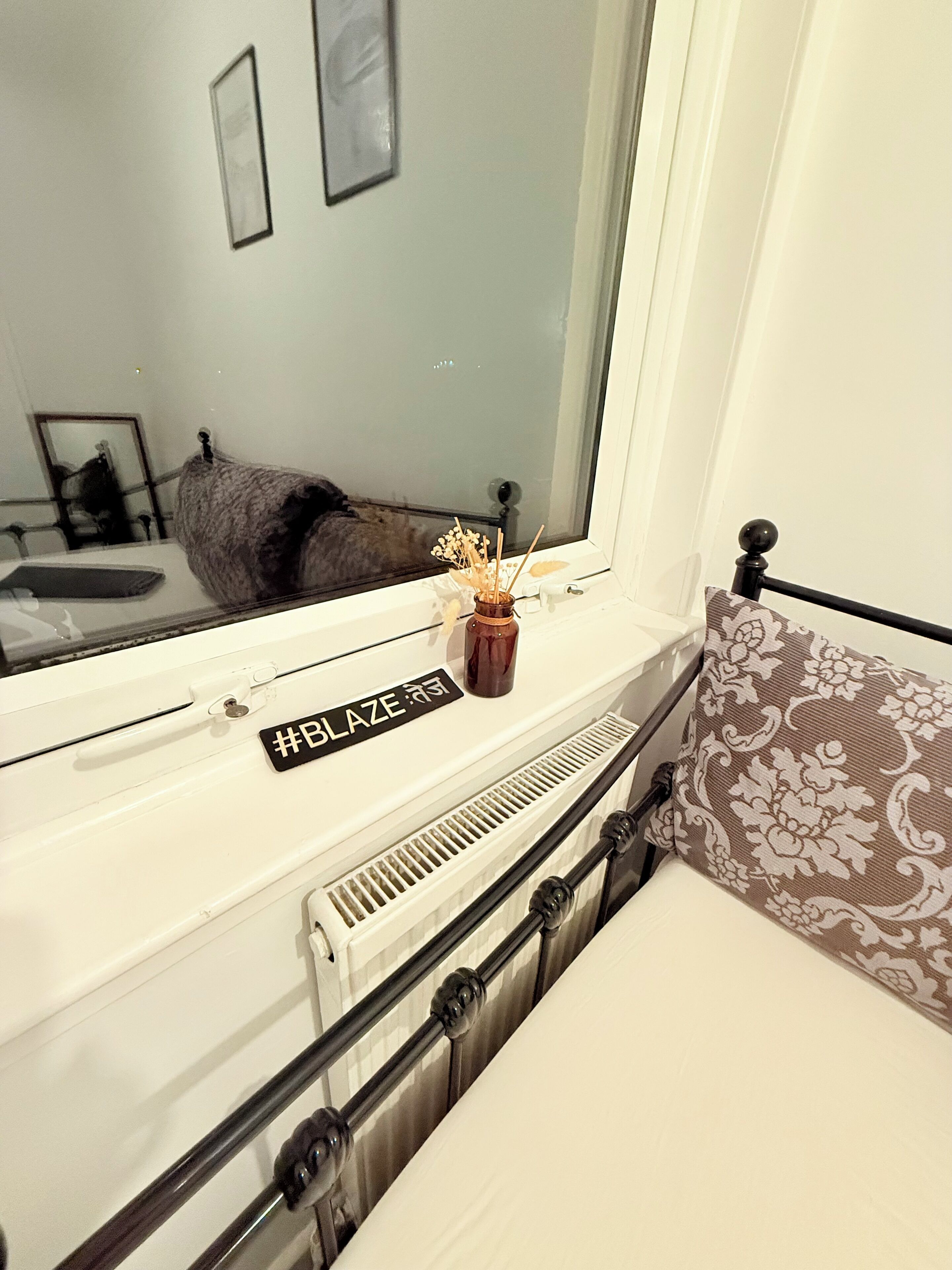 5 bedrooms, desk, iron/ironing board, WiFi