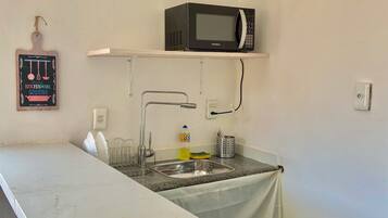 Geladeira, micro-ondas, liquidificador