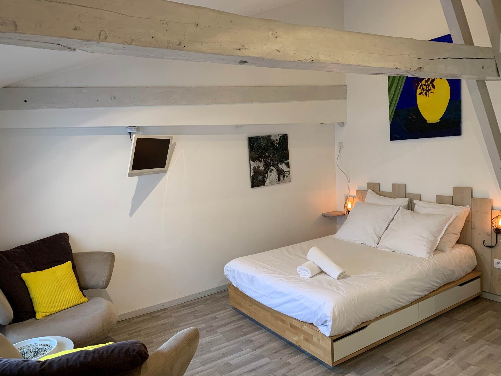 1 chambre, fer et planche à repasser, Wi-Fi gratuit, draps fournis
