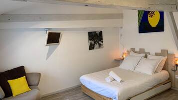 1 chambre, fer et planche Ă repasser, Wi-Fi gratuit, draps fournis