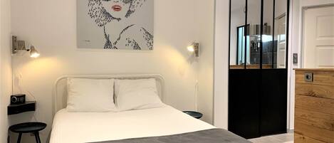 1 soverom, strykejern/-brett, wi-fi (inkludert) og sengetøy