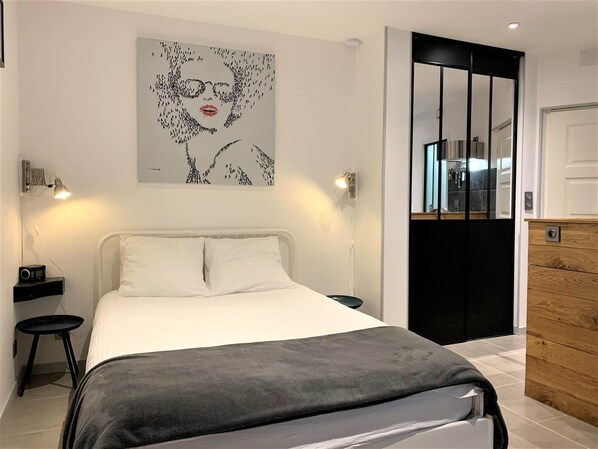 1 chambre, fer et planche Ă repasser, Wi-Fi gratuit, draps fournis