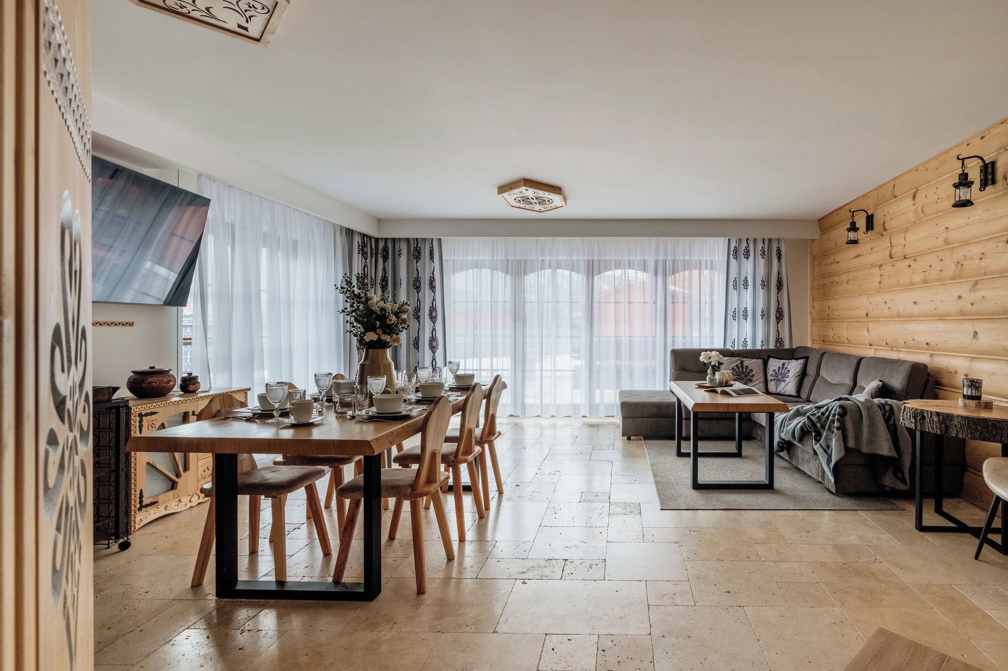 Comfort Apartment, Mountain View | Living area | Flat-screen TV