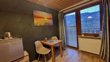 Comfort Double Room, Hill View | Free WiFi, bed sheets