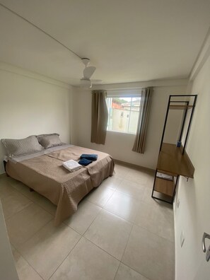 2 quartos, ferros/tábuas de passar roupa, Wi-Fi, roupa de cama