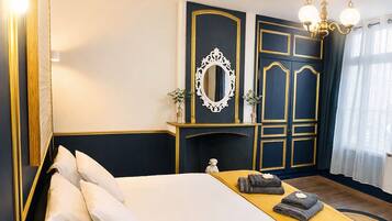 Free WiFi, bed sheets