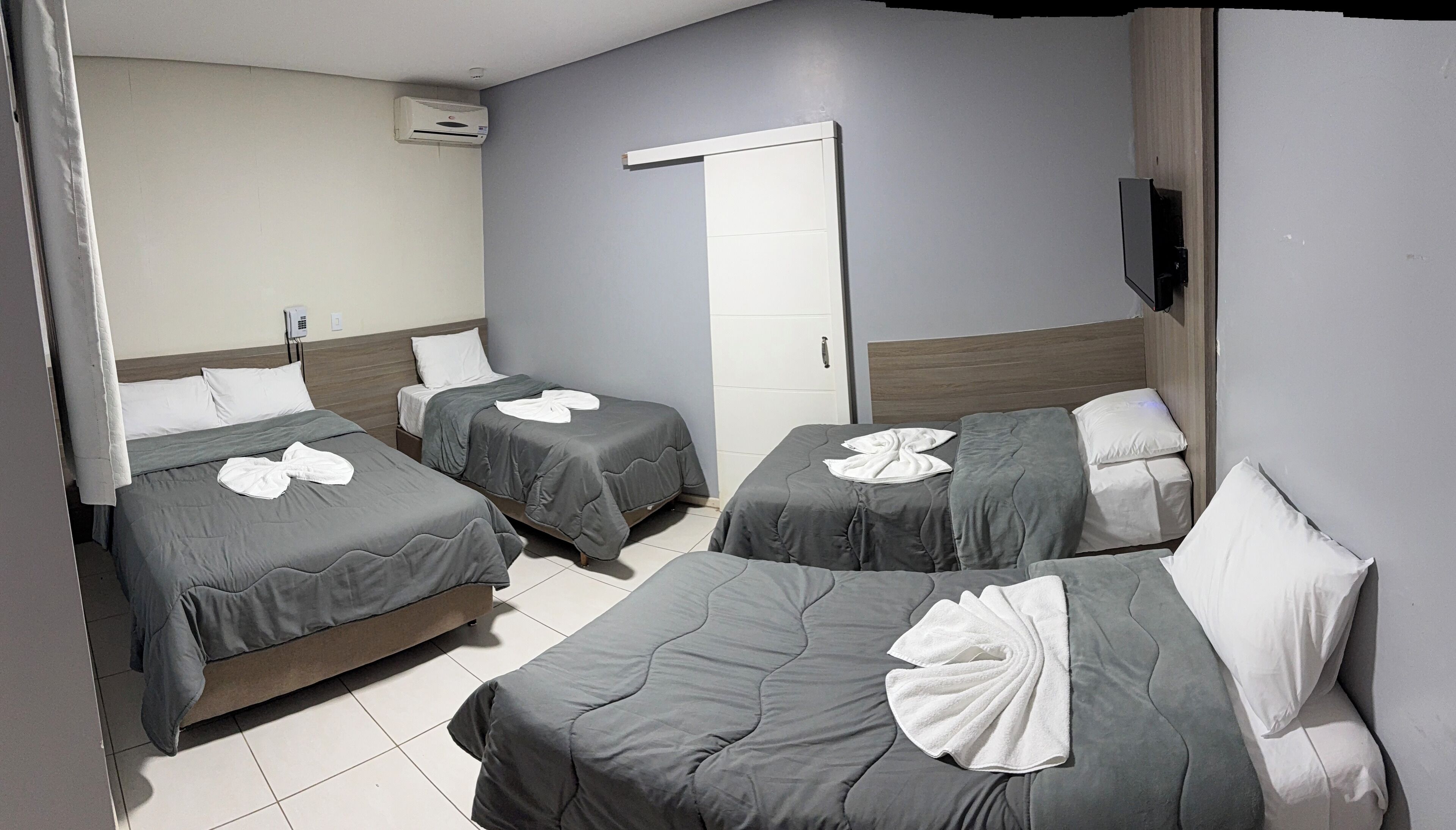 Comfort Quadruple Room | Desk, laptop workspace, free WiFi