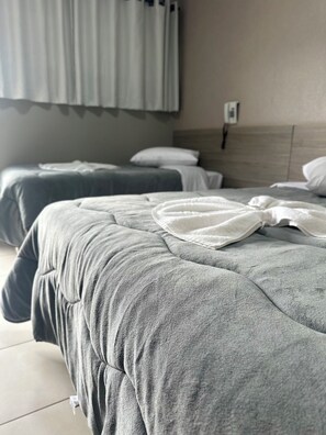 Comfort Triple Room | Desk, laptop workspace, free WiFi - STAR HOTEL (Chapecó)