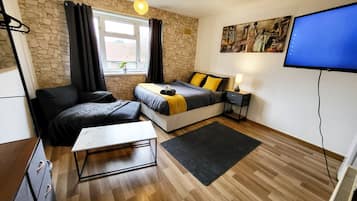 Comfort Double Room | Desk, laptop workspace, iron/ironing board, free WiFi