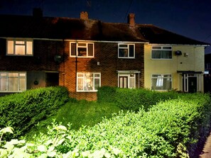 Exterior - Stay Sleep Rest - Santuary (Hull)