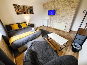 Comfort-Doppelzimmer | Schreibtisch, laptopgeeigneter Arbeitsplatz, Bügeleisen/Bügelbrett