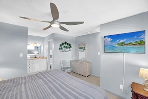 Condo, 1 King Bed with Sofa bed (Sugar Beach 345E)