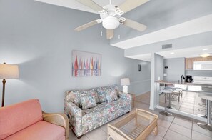 公寓客房, 1 張特大雙人床及 1 張梳化床 (Sugar Beach 345E) | 客廳