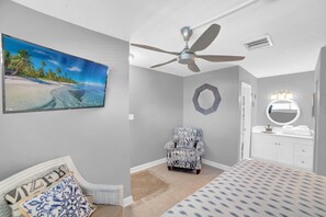 Condo, 1 King Bed with Sofa bed (Sugar Beach 354) | 1 bedroom