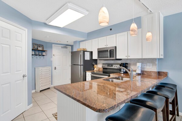 Condo, Multiple Beds (Tradewinds 505) | Private kitchen