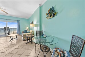 Condo, varias camas (Tradewinds 1207) | Interior