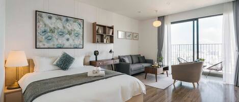 Basic-Studio | Individuell eingerichtet, laptopgeeigneter Arbeitsplatz