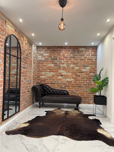 ADVENTURE LuxusApartment gelegen 1,6 km von Buderus Arena, ( Zentral Altstadt )