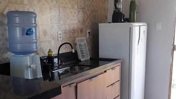 Classic Apartment, Lanai, Pool View | Private kitchen