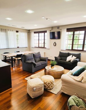TV - Donato House (Narón)