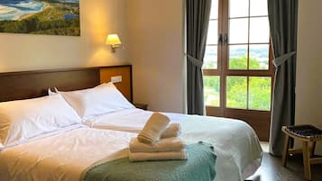 7 slaapkamers, een bureau, een strijkplank/strijkijzer, gratis wifi