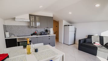 Apartment (Two Bedroom Apartment with Terrace (o) | Eigene Küche | Kühlschrank