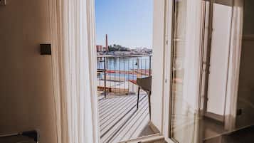 Apartment (Two Bedroom Apartment with Balcony) | Ausblick vom Zimmer