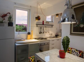 Appartement (Two Bedroom Apartment with Balcony) | Cuisine privée