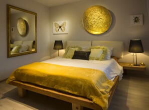 Apartment (Two Bedroom Apartment with Balcony)