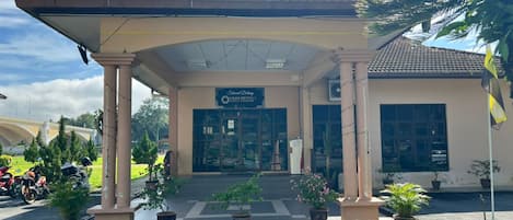 Fachada de la propiedad