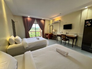Deluxe Twin - With Balcony | Laptop workspace, free WiFi, bed sheets
