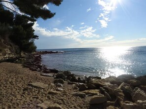 Plage, chaises longues