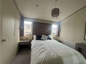 Room - Flagshipsite-caravan-sleeps7-fast Internet (Rhyl)
