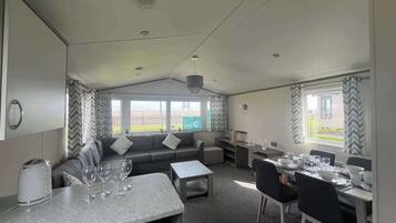 Cabin | Dining