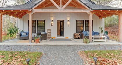 Secluded Coastal Home and Cottage: Peaceful Nature Escape 3 Minutes to the Beach