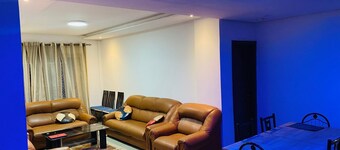 Charming bed room in beautiful area of Dakar with WiFi, AC& a nice living hall 