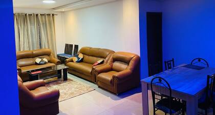 Charming bed room in beautiful area of Dakar with WiFi, AC& a nice living hall