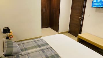 1 bedroom, iron/ironing board, WiFi, bed sheets