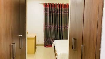 1 chambre, fer et planche à repasser, Wi-Fi, draps fournis