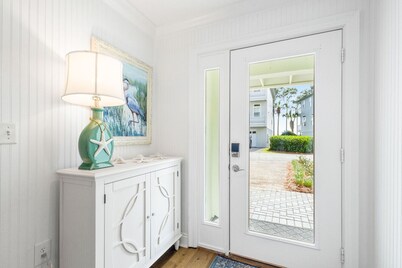 Almost Heaven- 3BR w/ King Bed+Golf Cart+Pool+BBQ