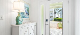 Almost Heaven- 3BR w/ King Bed+Golf Cart+Pool+BBQ