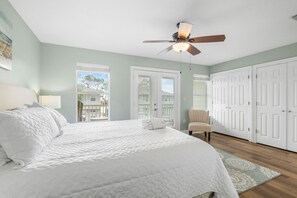 3 habitaciones, escritorio, tabla de planchar con plancha y wifi 