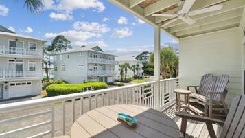 Tempat makan outdoor