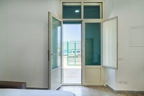 アパートメント パーシャルシービュー | リビング エリア