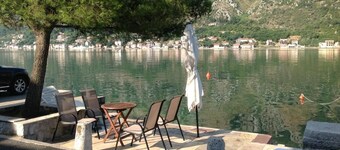 Spacious 3 apartment , villa with WiFi and AC in delightful Dobrota