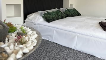 Apartment | 2 bedrooms, soundproofing, iron/ironing board, free WiFi
