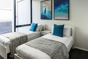 3 Schlafzimmer, Schreibtisch, Bügeleisen/Bügelbrett, kostenloses WLAN