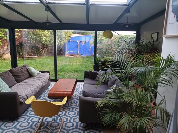 Fireplace - Large, cosy house near the town center (Nantes)