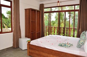 1 dormitorio, tabla de planchar con plancha, wifi y ropa de cama