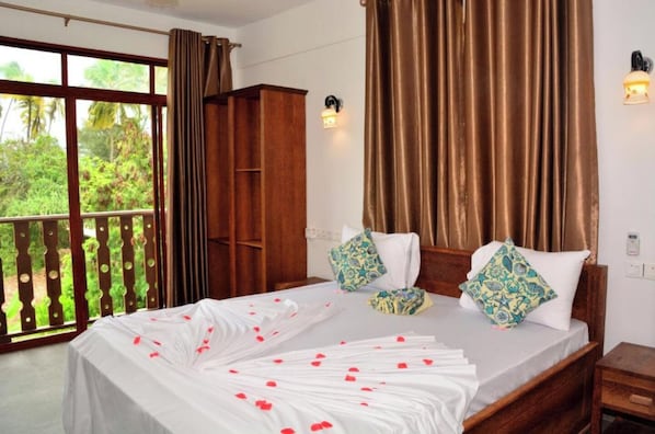 1 bedroom, iron/ironing board, WiFi, bed sheets
